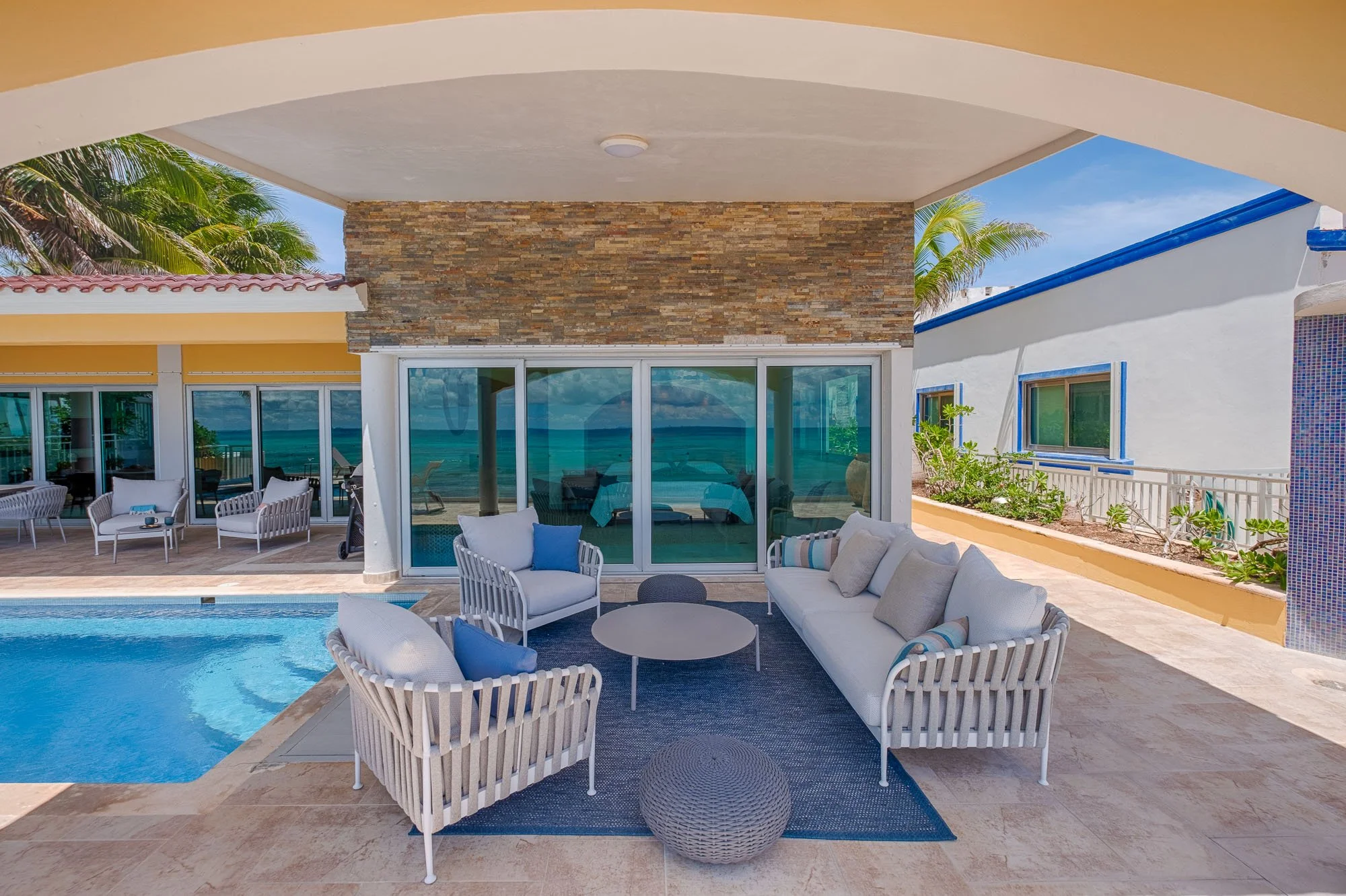 Patio lounge